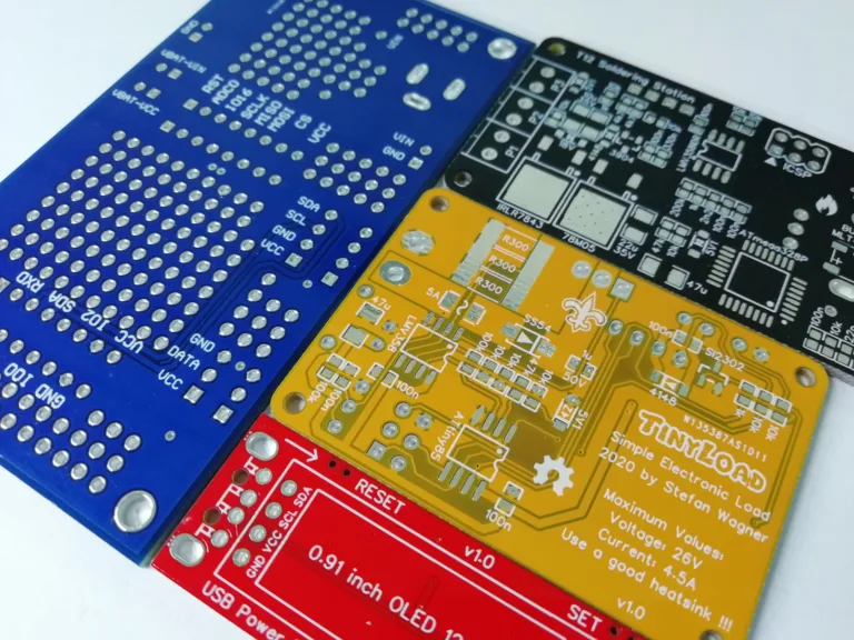 Plošné spoje pod mikroskopem. PCBWay, jaké plošné spoje dělají?