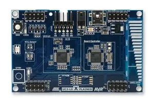 Vývojová deska Atmel UC3-L0 XPLAINED s konektory, tlačítky a LED