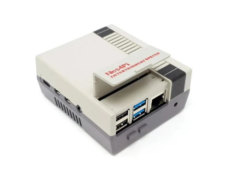 Retro pouzdro Nes4Pi pro Raspberry Pi 4 s přístupnými konektory