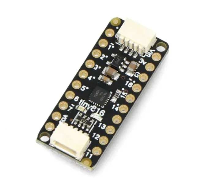Modul Adafruit ATtiny1616 Breakout s čipem a vyvedenými GPIO piny