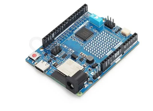 Modrá vývojová deska LaskaKit UNO R4 WiFi s konektory a LED maticí