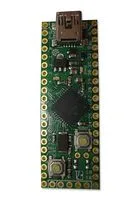 Vývojová deska Microchip Fubarino Mini s konektorem USB a řadou pinů