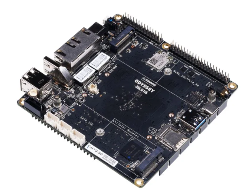 Jednodeskový počítač ODYSSEY - X86J4105 s konektory a rozšiřujícími sloty