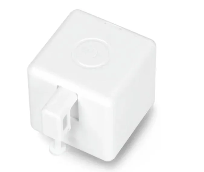 Bílý Fingerbot Plus s mechanickým ramenem pro stisknutí spínače