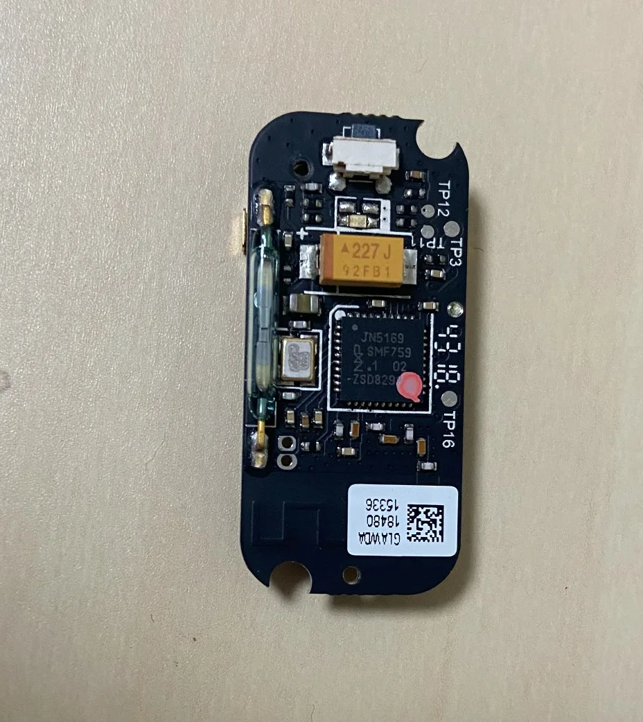 Otevřená deska magnetického čidla AQARA Window & Door Sensor