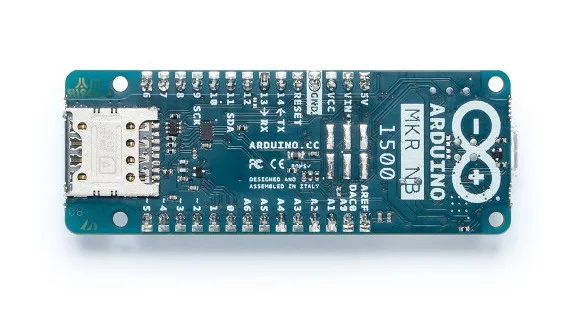 Deska Arduino MKR NB 1500 s konektorem USB a osazenými součástkami