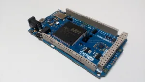 Vývojová deska Arduino STAR OTTO s modrým plošným spojem a konektory