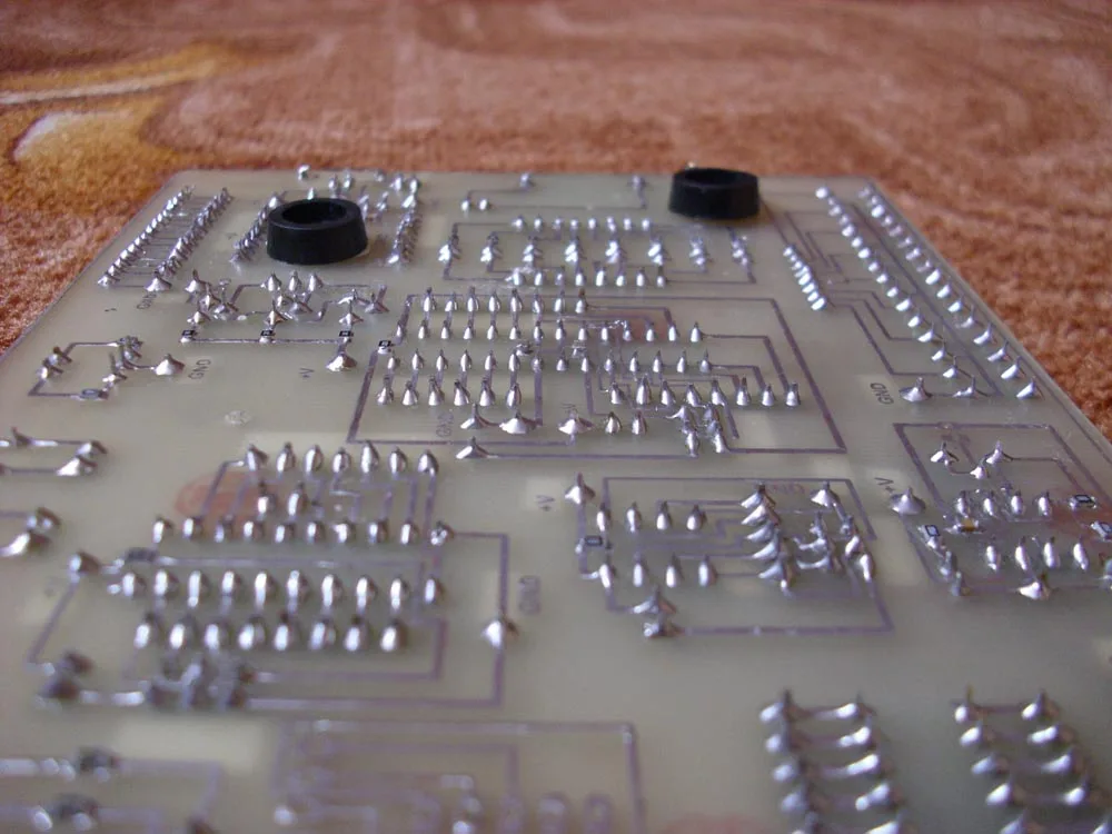 Prototypová deska vývojového kitu Atmel AVR s ploškami pro součástky