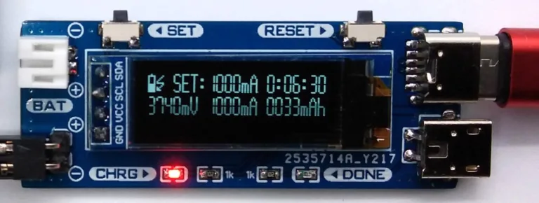 Deska nabíječky TinyCharger s OLED displejem, tlačítky a USB konektory