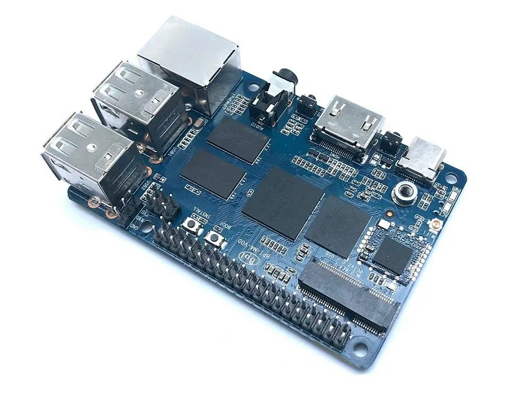 Modrá deska Banana Pi M4 s USB porty, síťovým konektorem a pinovými lištami