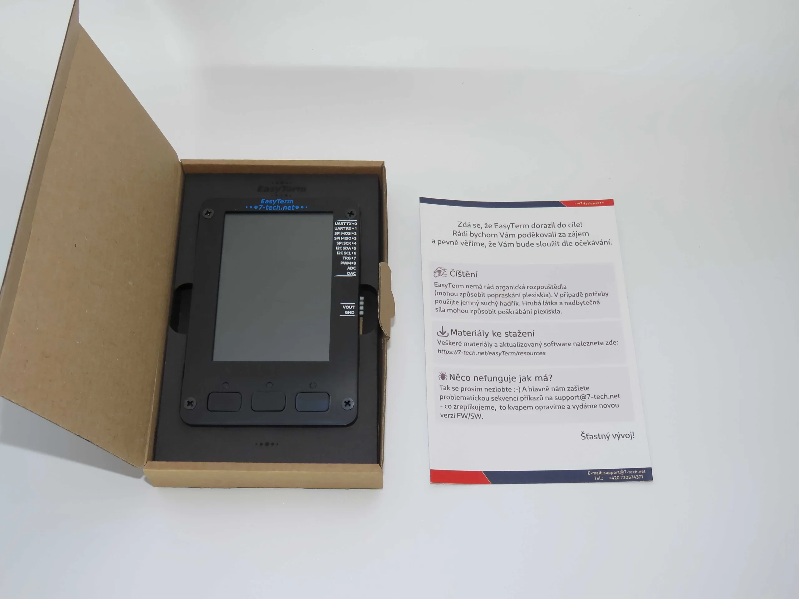 EasyTerm s displejem a nabídkou pro práci s čidlem SCD41