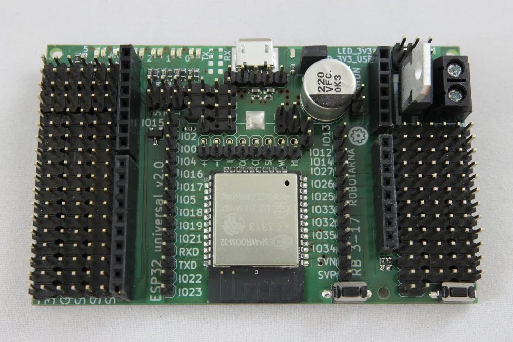 Vývojová deska Robotika Brno RB32 s modulem ESP32 a řadou konektorů
