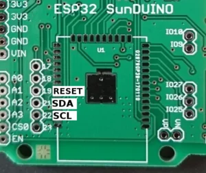 Deska ESP32 SunDuino s vyznačenými piny a sběrnicí I²C