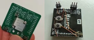 Programovací deska HT-CT62 vedle modulu ESP32-C3 propojeného vodiči