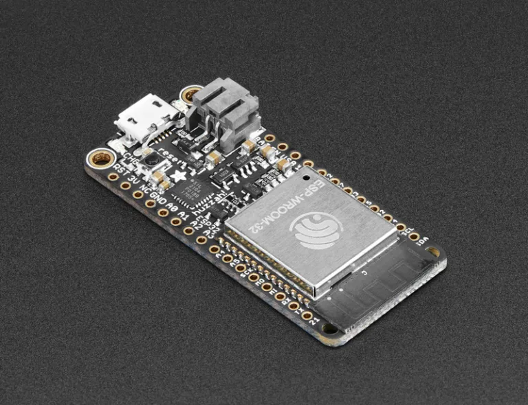 Vývojová deska Adafruit HUZZAH32 s modulem ESP32 a konektory