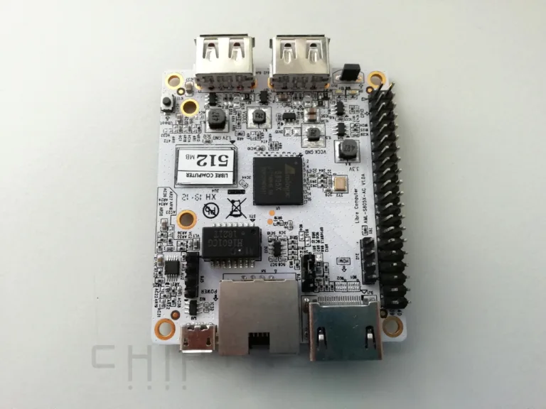 Jednodeskový počítač La Frite od LibreComputer s USB porty a konektory