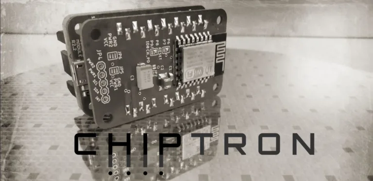 Logo CHIPTRON s grafickým motivem elektronické desky
