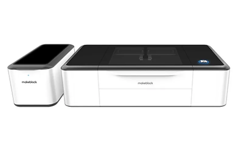Laserová řezačka a gravírka Makeblock Laserbox Pro s černým víkem