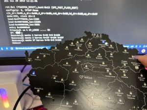 Adresovatelná RGB LED mapa České republiky s označenými městy