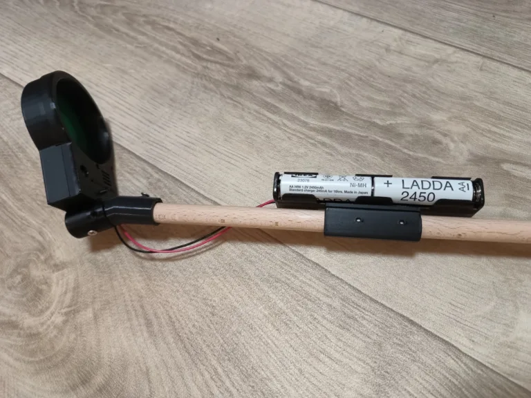 Detektor/vyhledávač kovů pro děti založený na stavebnici MDS-60