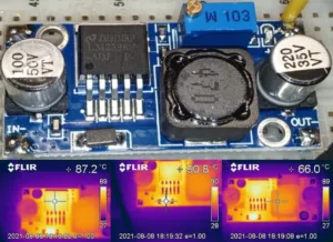 Termokamera zobrazuje teplotní mapy součástek na plošném spoji DC-DC měniče