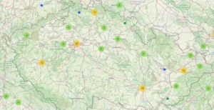 Mapa okolí Prahy s rozmístěním uzlů sítě Meshtastic