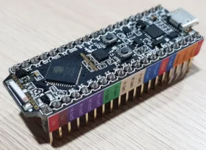 Miniaturní vývojová deska NODE32pico s ESP32 PICO D4 do nepájivého pole
