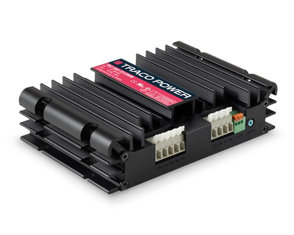 Průmyslový DC/DC měnič TracoPower TEQ 300WIR s chladicími žebry a konektory