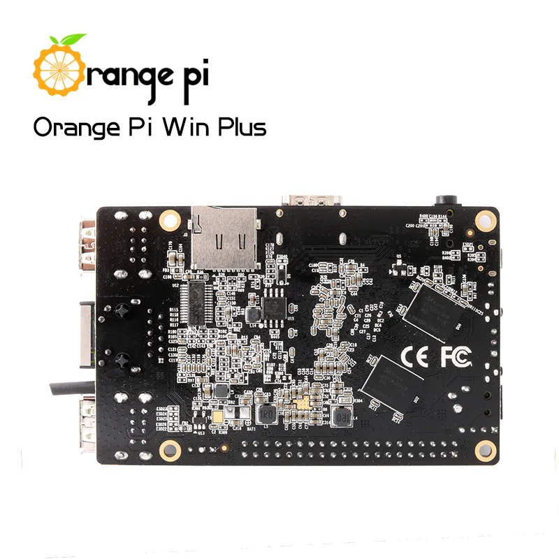 Deska Orange Pi Win Plus s černým plošným spojem a konektory
