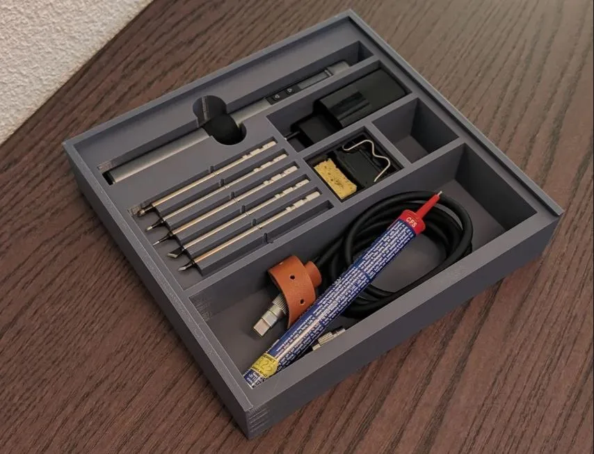 3D tištěný organizér na páječku, pájecí hroty a další nástroje