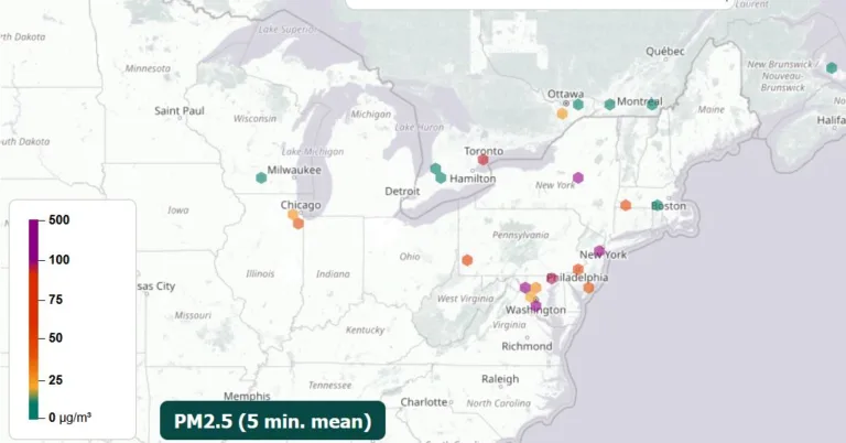 Mapa koncentrace částic PM2.5 na severovýchodě USA a v Kanadě