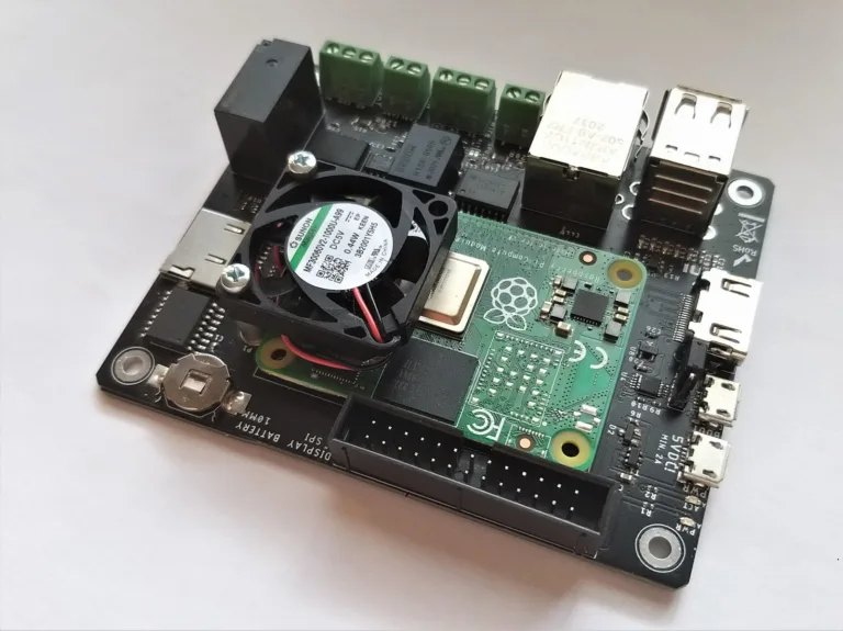 Rozšiřující deska pro Raspberry Pi Compute Module 4 s ventilátorem a konektory