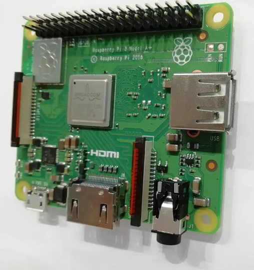 Jednodeskový počítač Raspberry Pi 3A+ s USB a HDMI konektory