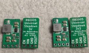 Dvě desky RB0005 se step-down měničem, ve variantách 5 V a 3,3 V