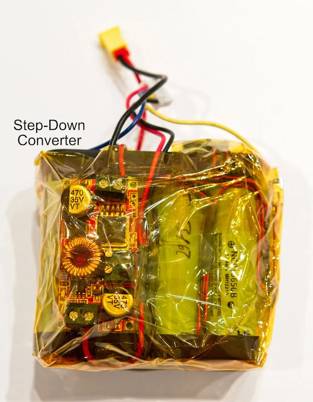 RGB LED kostky s Arduino Nano a step-down měničem na 5 V