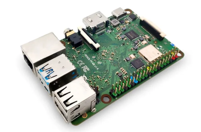 Zelená jednodesková deska Rock Pi 4 s USB 3.0, ethernetem a konektory