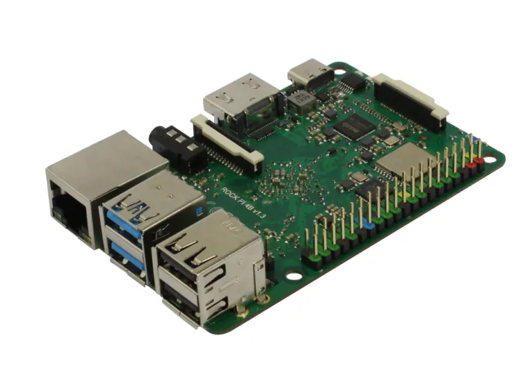 Jednodeskový počítač RockPi 4 s ethernetem, USB porty a GPIO konektorem