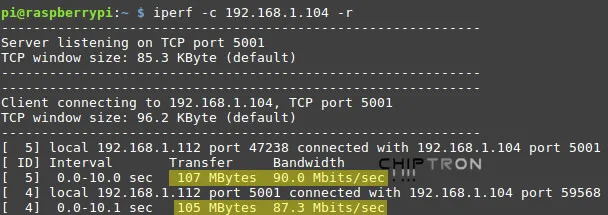 Terminál Raspberry Pi zobrazuje výsledky testu iperf při WiFi připojení