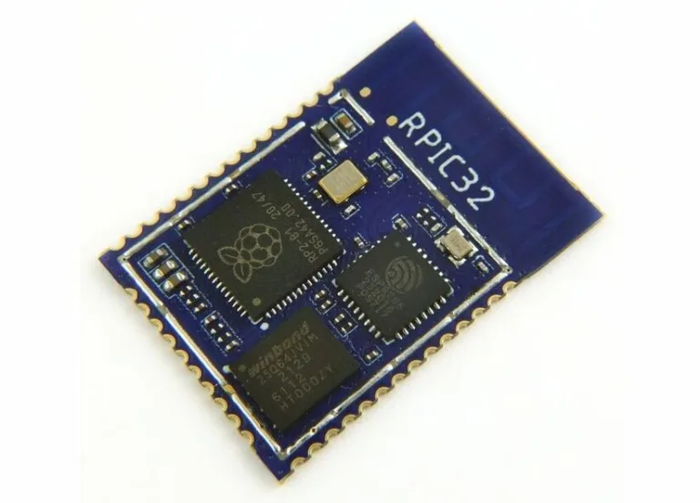 Modul s mikrokontrolérem Raspberry Pi RP2040 a bezdrátovým čipem ESP8285