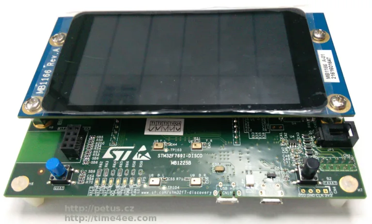 Vývojová deska STM32F7-Discovery s velkým dotykovým LCD displejem