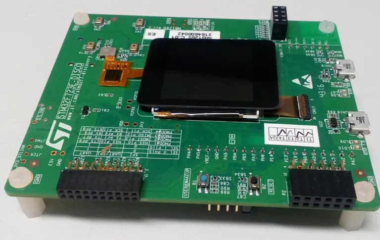 Vývojová deska STM32F723 Discovery s displejem a konektorem STMod+