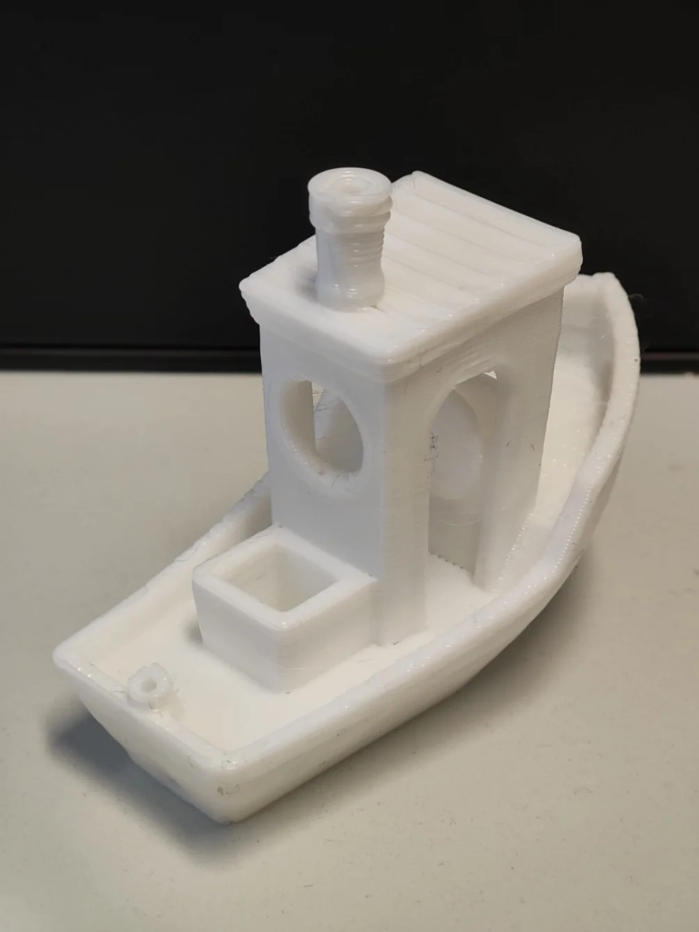 Výsledek tisku 8 minutové 3D Benchy
