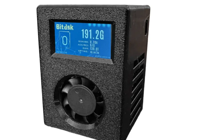 Bitdsk D12 SOLO BTC miner – 200Gh/s, BM1397, 1.9" displej, černý