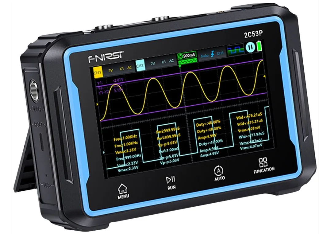 Osciloskop, generátor a multimetr do kapsy