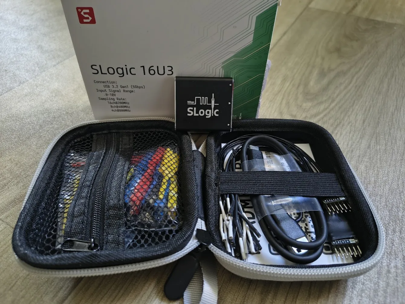 Balení SLogic16U3
