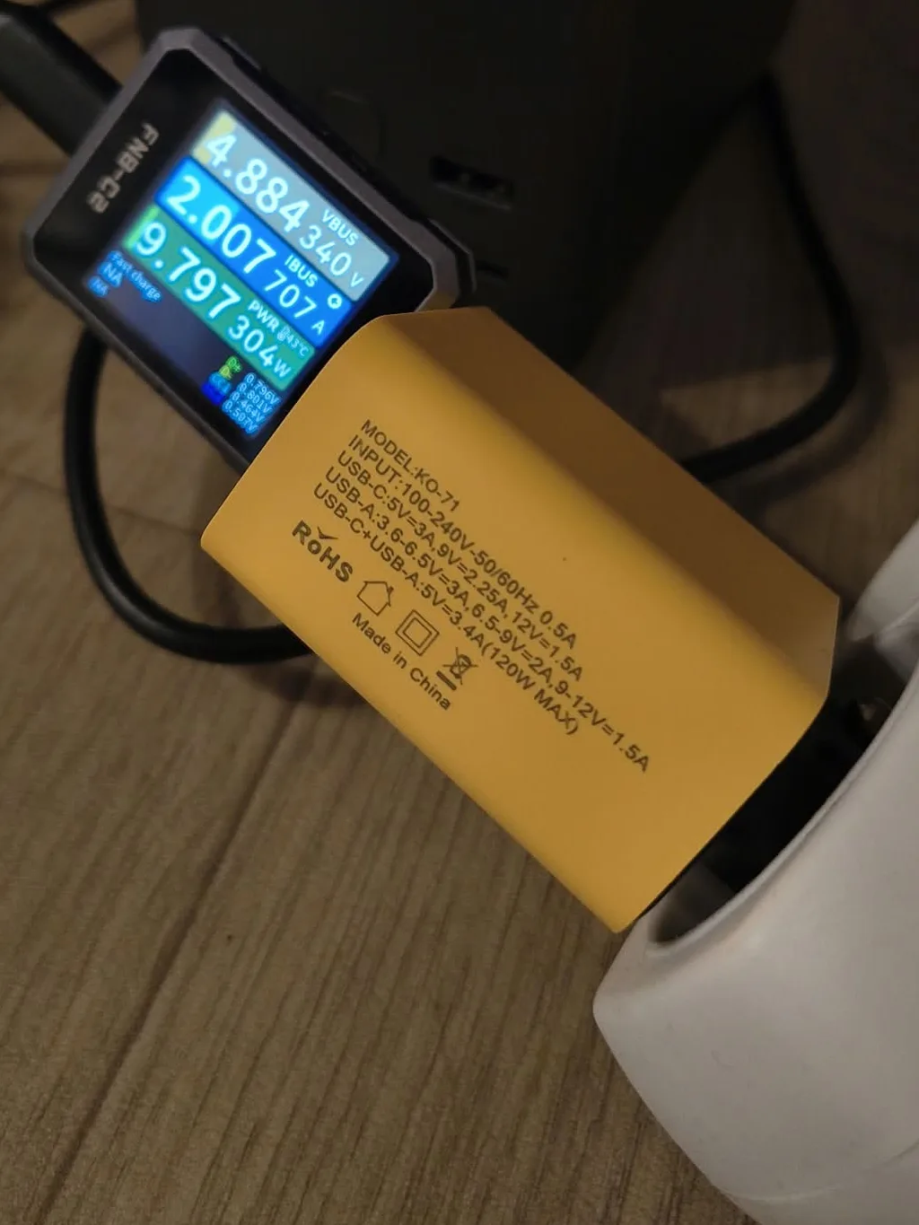 Adaptér slibující 120 W